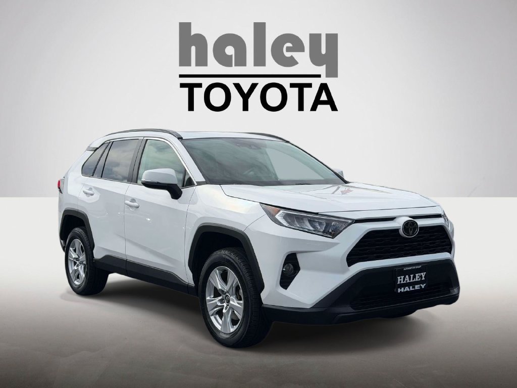 Used 2021 Toyota RAV4 XLE w/ Convenience Package AWD/4WD image 1