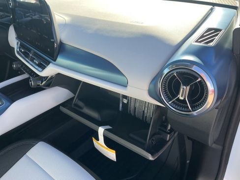 New 2026 Chevrolet Equinox EV LT image 55