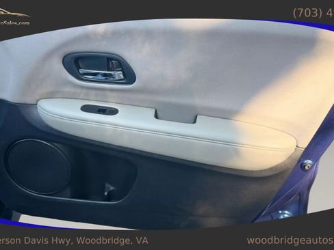 Used 2017 Honda HR-V LX image 17