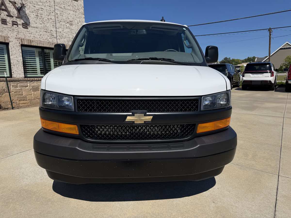 Used 2025 Chevrolet Express 2500 Extended w/ Driver Convenience Package RWD image 3