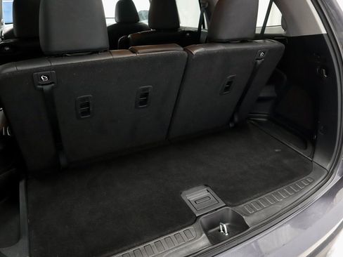 Used 2022 Honda Pilot Touring image 15