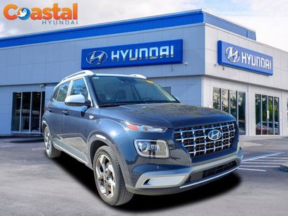 Used 2023 Hyundai Venue Limited w/ Cargo Package