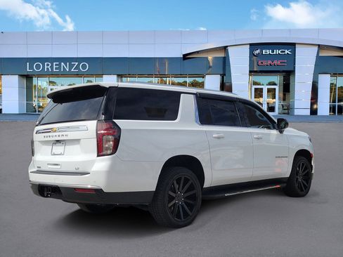 Used 2023 Chevrolet Suburban LT RWD image 5
