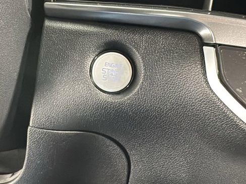 New 2025 Kia Sorento S image 24