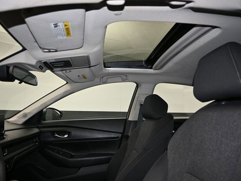 Used 2025 Honda Accord SE image 13