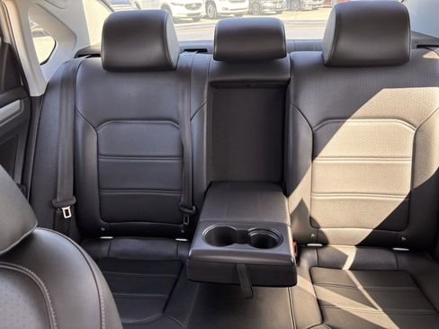 Used 2020 Volkswagen Passat 2.0T SE image 19