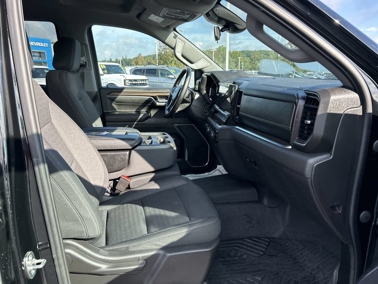 Used 2023 Chevrolet Silverado 1500 RST AWD/4WD image 14