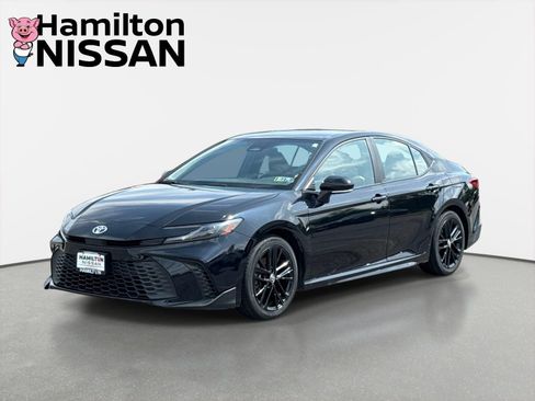 Used 2025 Toyota Camry SE FWD image 5