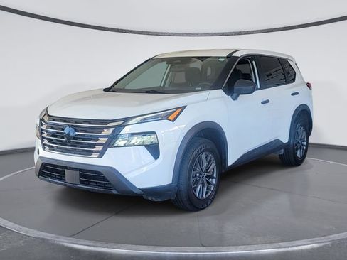 Used 2024 Nissan Rogue S FWD image 4