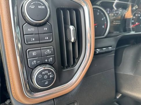 Used 2020 Chevrolet Silverado 2500 High Country w/ Technology Package AWD/4WD image 7