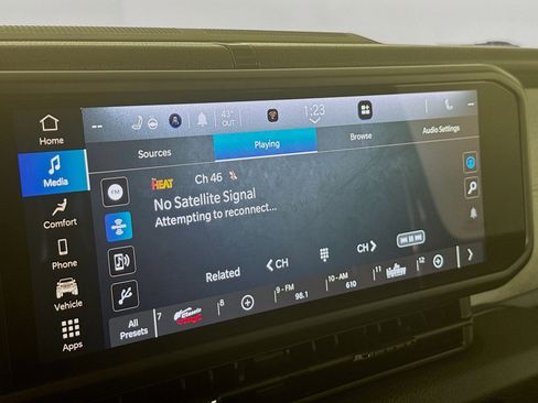 Used 2024 Jeep Wrangler Unlimited image 16