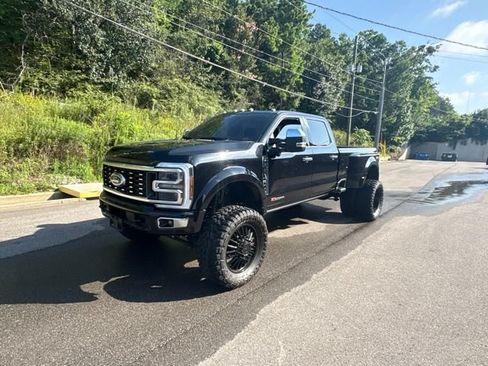 Used 2025 Ford F450 Platinum w/ Platinum Plus Package AWD/4WD image 8