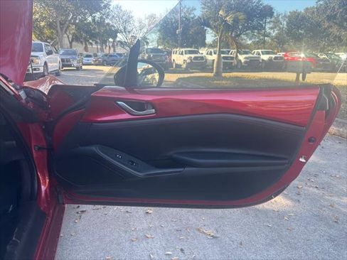 Used 2017 MAZDA MX-5 Miata RF Club image 18