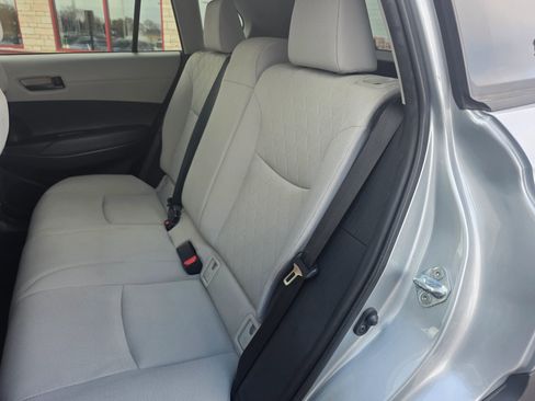 Used 2022 Toyota Corolla Cross LE image 9