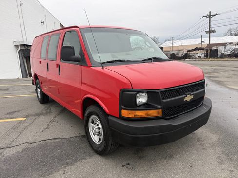 Used 2016 Chevrolet Express 2500 image 7