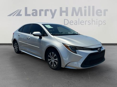 Used 2022 Toyota Corolla LE w/ Carpet Mat Package (TMS) FWD image 7