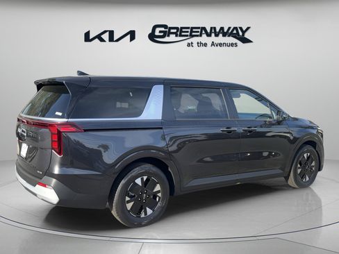 New 2026 Kia Carnival LXS FWD image 4