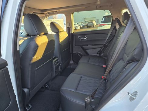 New 2025 Nissan Rogue Platinum w/ Platinum Premium Package image 6