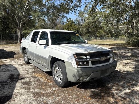 Used 2002 Chevrolet Avalanche 2WD image 2