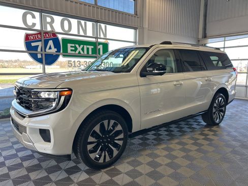 New 2025 Ford Expedition Max Platinum w/ Driver's Package image 3