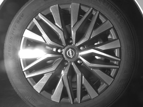 Used 2025 Nissan Altima 2.5 SV FWD image 13