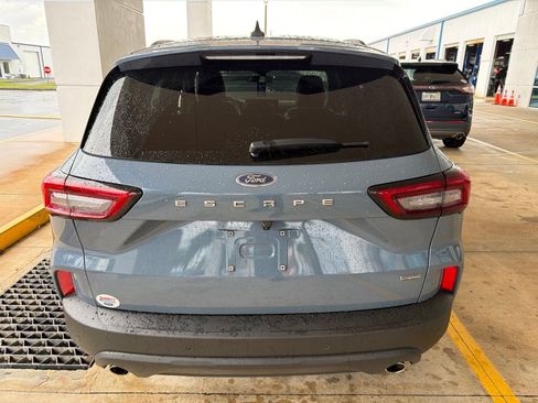 Used 2025 Ford Escape ST-Line w/ Equipment Group 301A FWD image 4