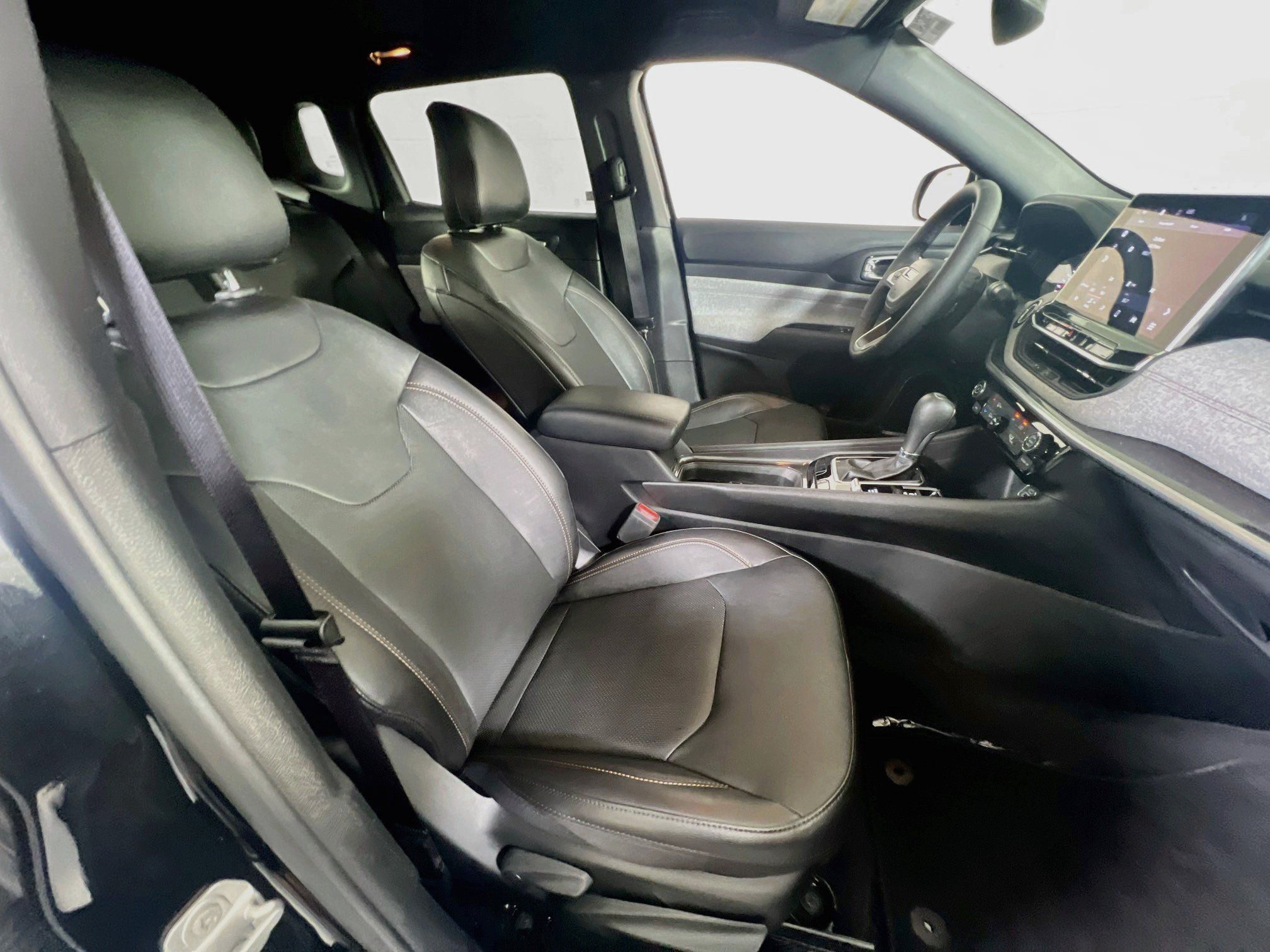 Used 2023 Jeep Compass Latitude AWD/4WD image 26