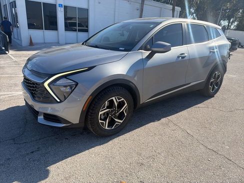 Certified 2023 Kia Sportage LX image 3