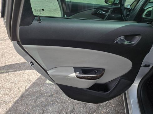 Used 2013 Buick Verano FWD image 23
