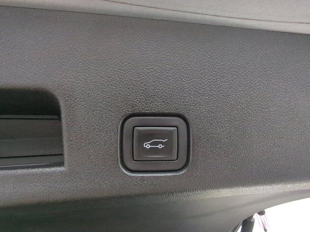 Used 2024 Chevrolet Traverse LT FWD image 37