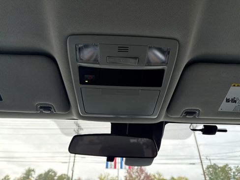 Used 2022 Toyota Tacoma SR image 33