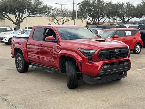 Certified 2025 Toyota Tacoma TRD Sport image 3