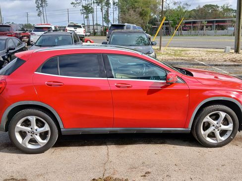 Used 2018 Mercedes-Benz GLA 250 GLA 250 Sport Utility 4D image 6