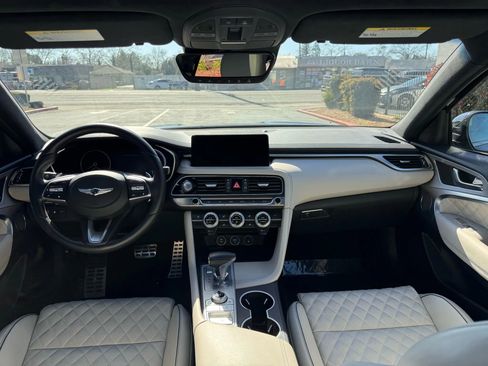 Used 2022 Genesis G70 3.3T image 19