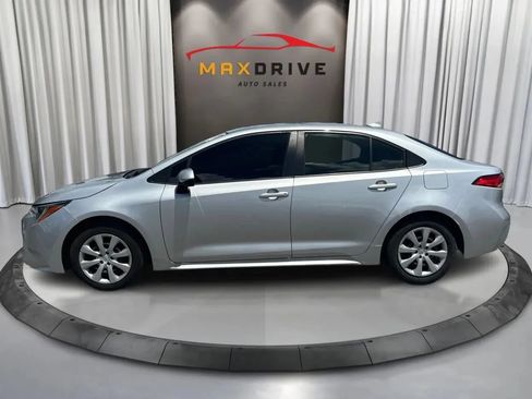 Used 2020 Toyota Corolla LE FWD image 8