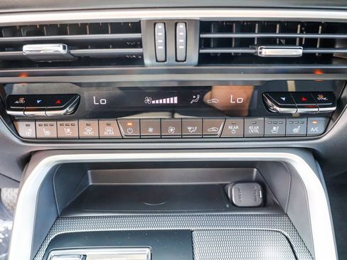 Used 2025 MAZDA CX-70 Plug-In Hybrid w/ Premium Plus image 25