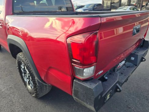 Used 2019 Toyota Tacoma TRD Off-Road AWD/4WD image 26