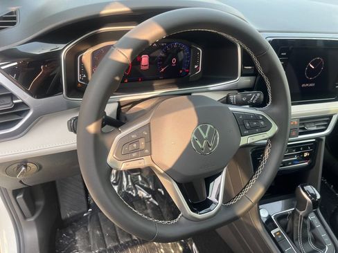 New 2025 Volkswagen Taos SEL image 17