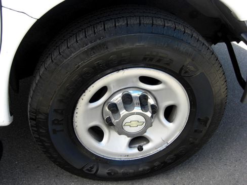 Used 2016 Chevrolet Express 3500 LT w/ LT Preferred Equipment Group image 5