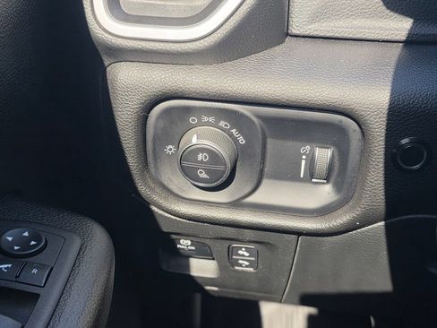Used 2023 RAM 1500 Big Horn AWD/4WD image 30