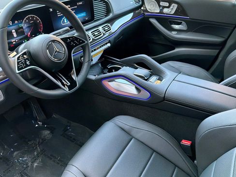 New 2026 Mercedes-Benz GLS 450 4MATIC image 9
