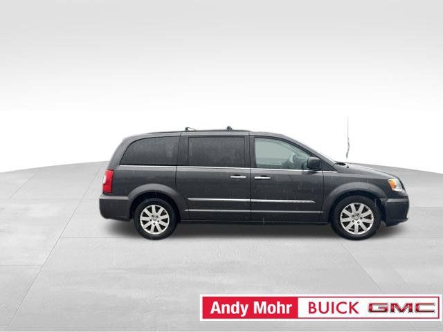 Used 2016 Chrysler Town & Country Touring w/ Driver Convenience Group FWD image 18
