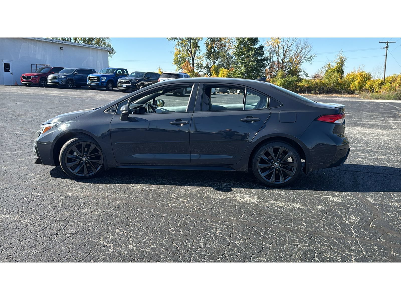 Certified 2023 Toyota Corolla SE FWD image 4