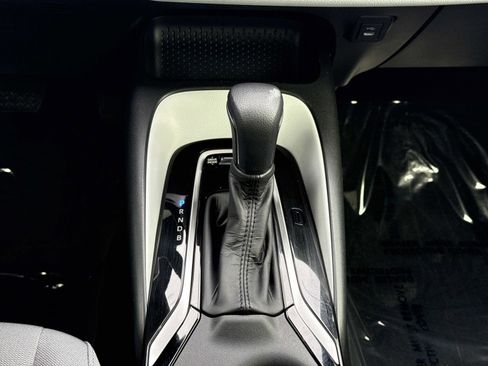 Used 2025 Toyota Corolla SE image 6