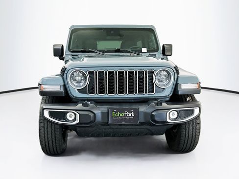 Used 2025 Jeep Wrangler Unlimited Sahara AWD/4WD image 2