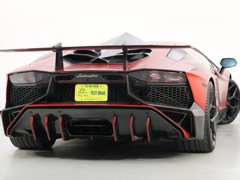 Used 2017 Lamborghini Aventador S image 7