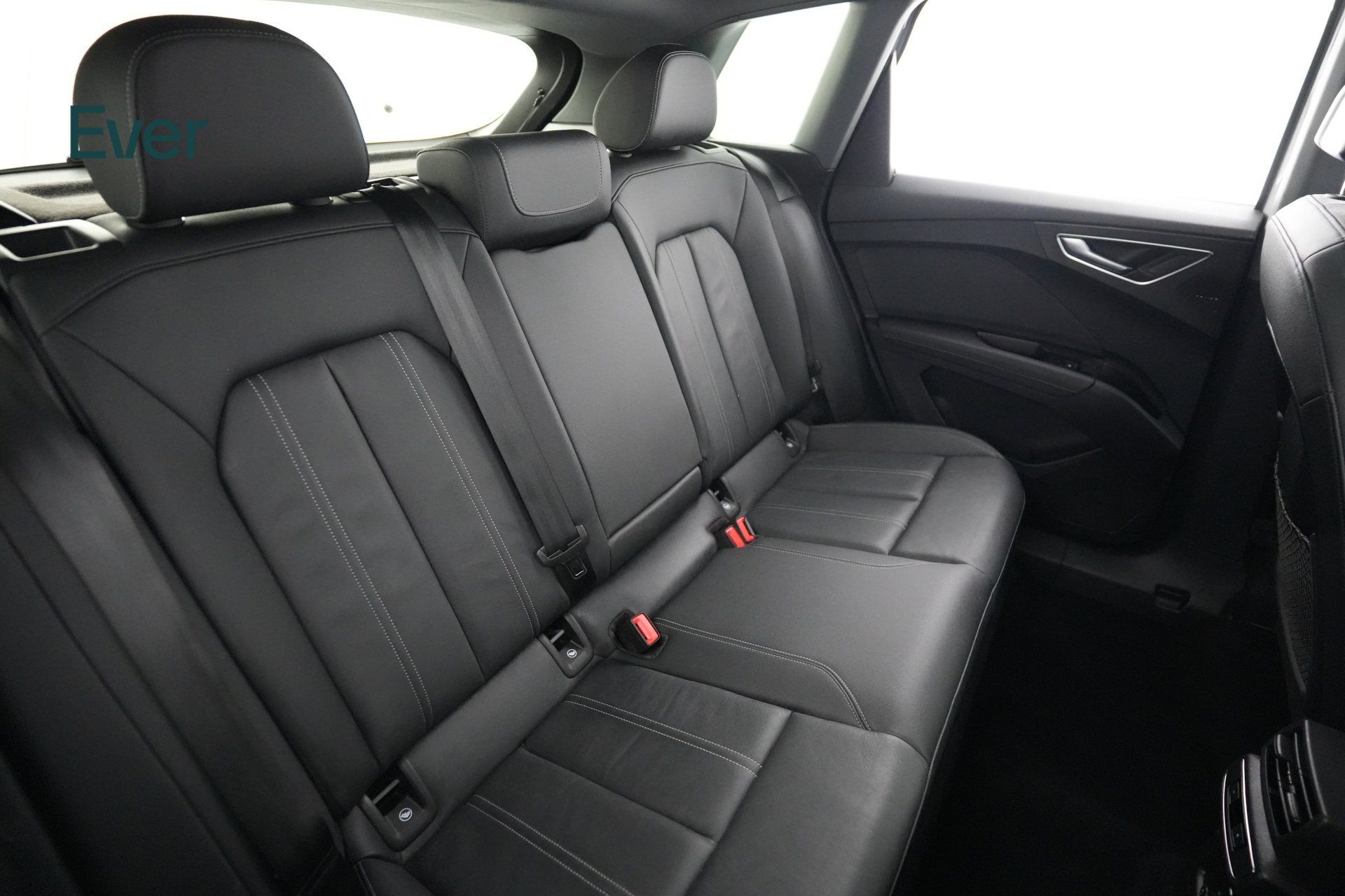 Used 2023 Audi Q4 e-tron Premium Plus w/ Premium Plus RWD image 5