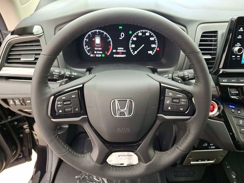 Used 2025 Honda Odyssey Elite image 16