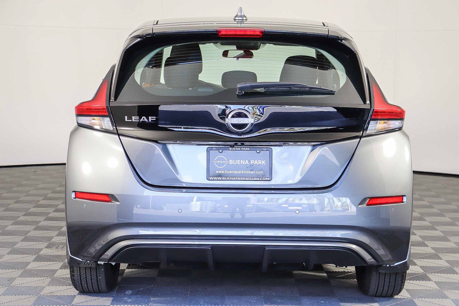Used 2025 Nissan Leaf S FWD image 7