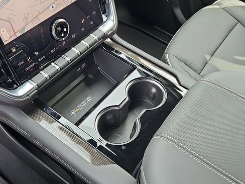 New 2026 GMC Yukon Elevation image 20